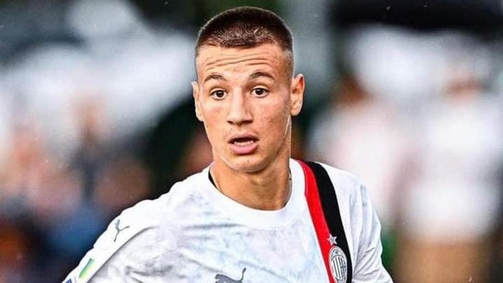 Francesco Camarda, chi è il giovane del Milan che ha debuttato in Serie A a 15 anni, 8 mesi e 15 giorni segnando un record