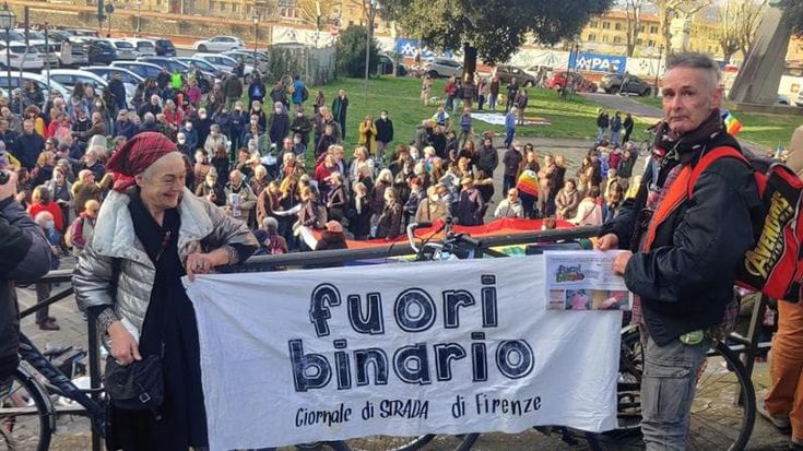 Trent’anni di inchieste e articoli di strada: “Fuori Binario” dà voce agli invisibili