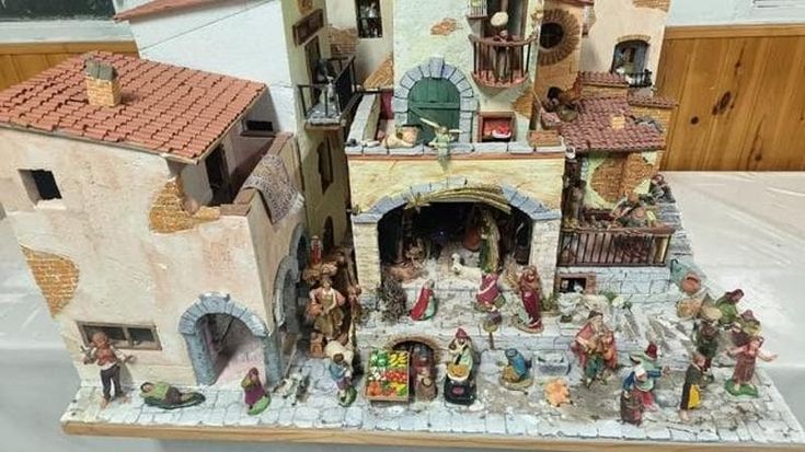 Classici, poveri o pop: l’arte dei presepi resiste. A San Giovanni in Monte se ne contano trentatré
