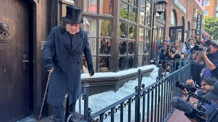 Johnny Depp diventa Scrooge. Apparizione al Comic-con di San Diego per il film “Ebenezer”