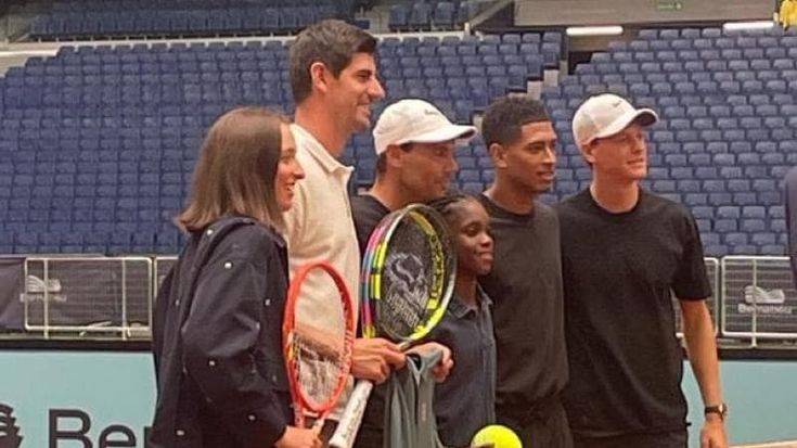 Sinner e Bellingham in doppio al Bernabeu: la sfida a Nadal e Courtois