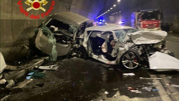 Incidenti stradali: 2 giovani bresciani morti in galleria a Iseo