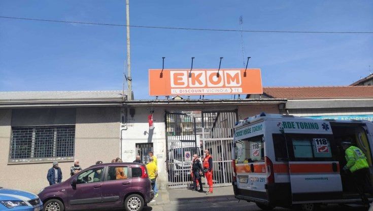 Muore a 85 anni investito da un furgone mentre va al supermercato