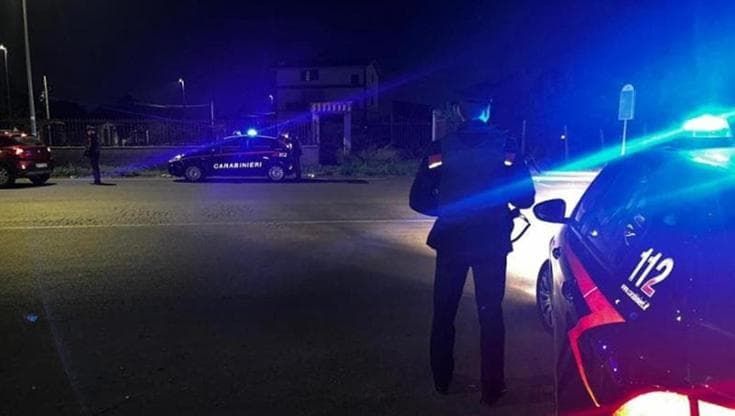 Aggressione sul bus, diciassettenne rapinato da quattro minori