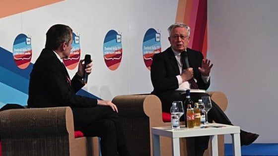Giulio Tremonti a Dogliani: "Detassare le imprese unica via per la crescita"