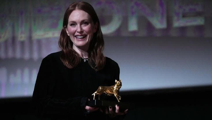 Julianne Moore: “Da bambina mi sono sentita esclusa, il cinema mi ha accolta”