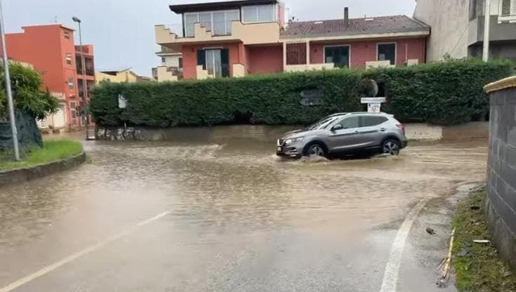 Maltempo, in salvo una famiglia con neonato a Palermo