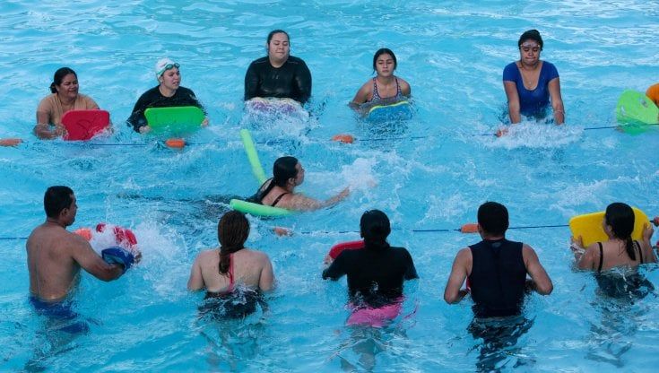 Nicaragua, un corso di nuoto per non morire nel fiume degli immigrati