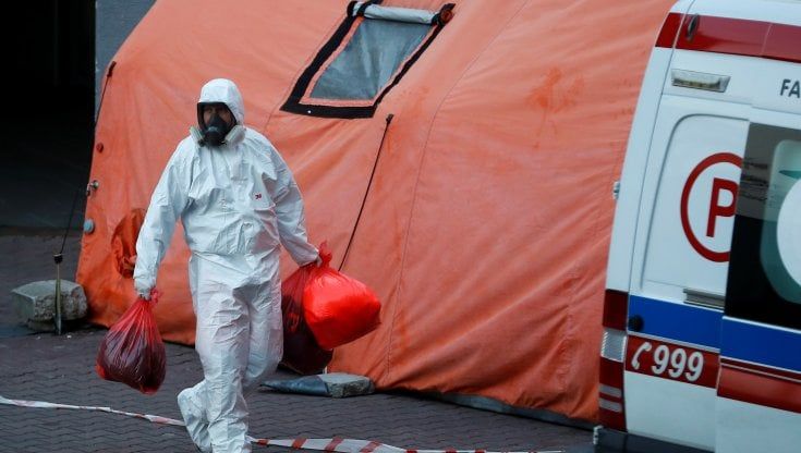 Covid, se il caso è grave serve una settimana in più per sviluppare gli anticorpi