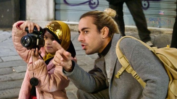 Genova per loro, il racconto della meraviglia dei bambini di seconda generazione