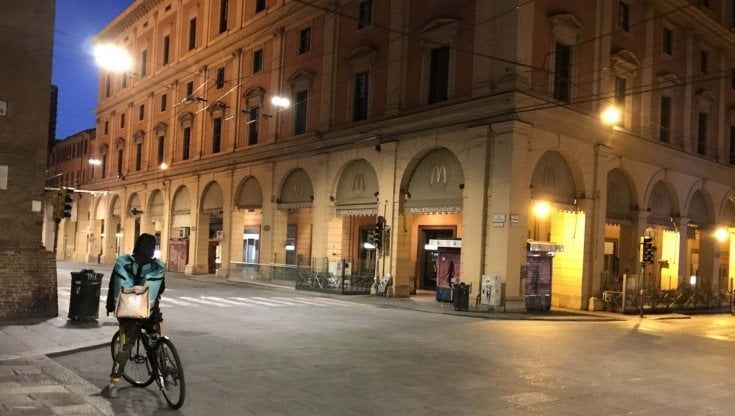 Un'idea: e se i corrieri consegnassero solo di notte?