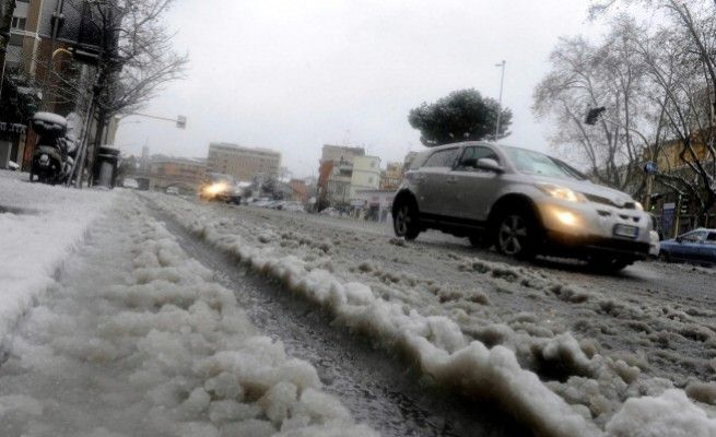 Strade, dal 15 novembre <br />obbligo gomme da neve