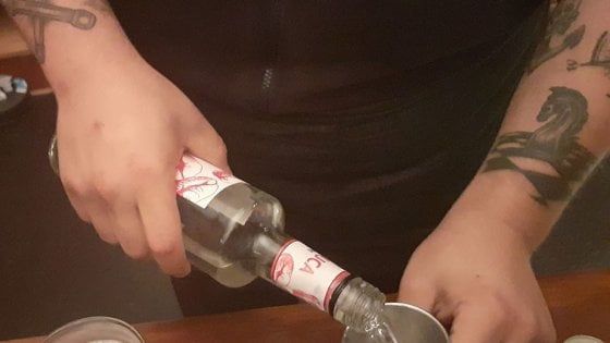 Roma, nel pub di Forza Nuova: croci celtiche, birre ed ex Nar