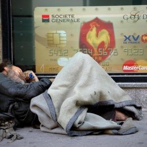 Cresce il divario tra Nord e Sud. Nel Mezzogiorno un cittadino su due a rischio povertà