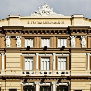Bufera al Mercadante, De Magistris fa fuori gli uomini del Comune. Ora indaga la Procura