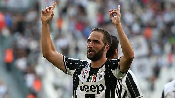 Juve - Napoli, il prefetto vieta la vendita di biglietti ai tifosi campani: "Rischio scontri"