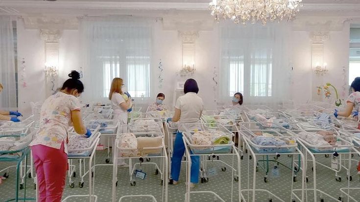 Sonia, la bimba fantasma nell’Italia che nega la maternità surrogata