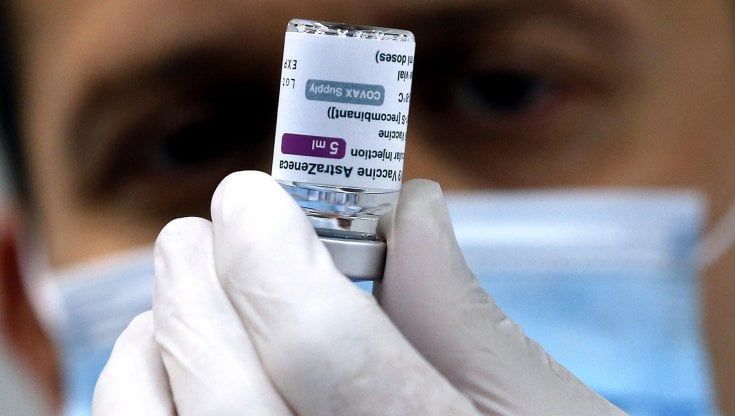 Vaccini anti-Covid, la rivincita di AstraZeneca. Trentenni in fila: "Dateci gli avanzi"