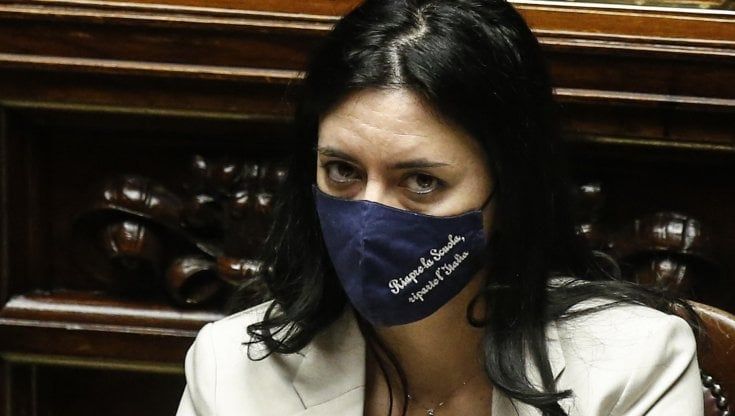 "Scuole chiuse", ma la circolare della ministra Azzolina era un fake: autore individuato e denunciato
