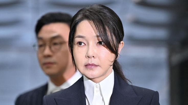 Condannata l’ex first lady sudcoreana: 20 mesi per le borse Chanel e i diamanti dello sciamano