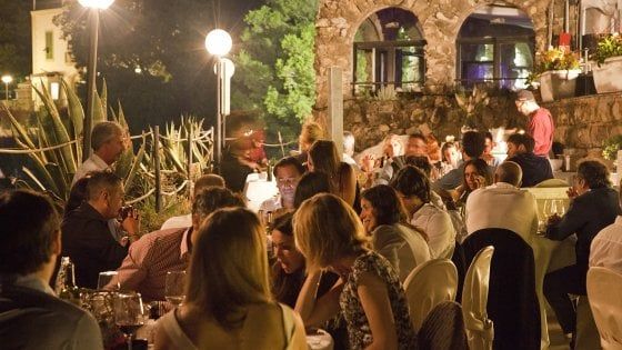 Insicurezza, ansia, ossessioni, stress e infelicità: così il cibo rischia di diventare un problema