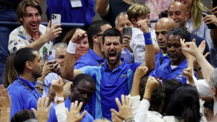 Djokovic batte Medvedev e trionfa agli Us Open. Slam numero 24, è record. L’omaggio a Kobe Bryant
