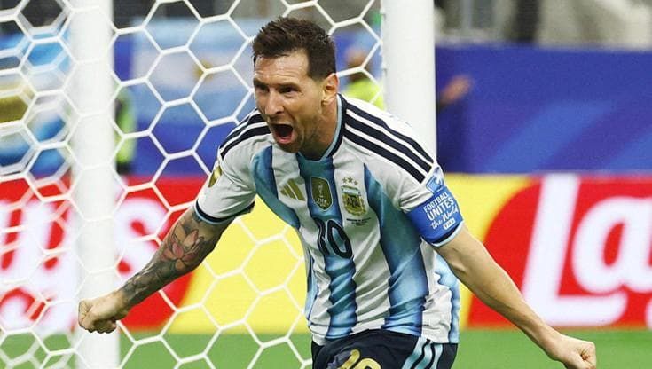 È stata la mano di Leo. Messi senza fine fa urlare l’Argentina