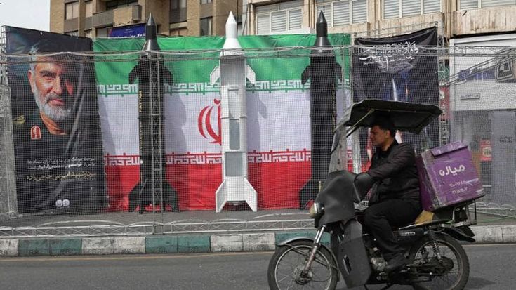 Iran, i mullah avvertono: “Blocco totale di Hormuz”. Sei punti per la tregua