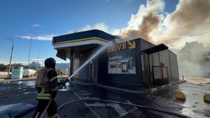 Ucraina: attacco russo a un distributore di carburante di Kiev