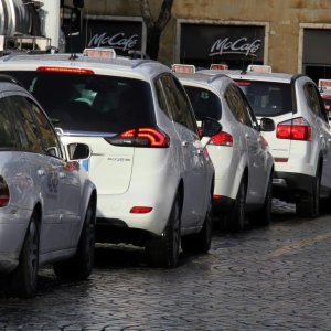 Taxi, pace fatta con Palazzo Vecchio: accordo trovato e revoca dello sciopero