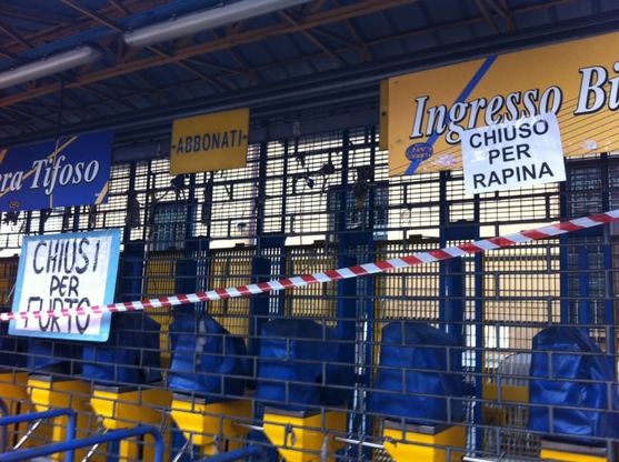 Domenica d'agonia per il Parma , foto