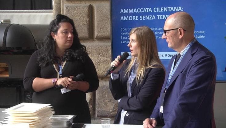 Ammaccata Cilentana, amore senza tempo: la lezione-show all'Arena della pizza