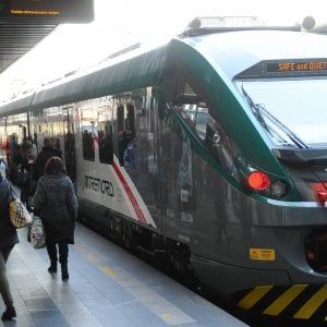 Treni: "L'aumento dei biglietti è una fake news, niente sorprese"