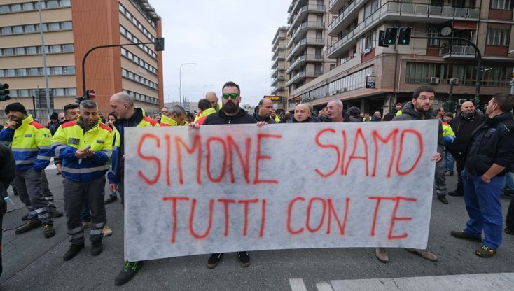 Genova, dopo il grave infortunio all'Ansaldo Energia la protesta degli operai contro i macchinari usurati
