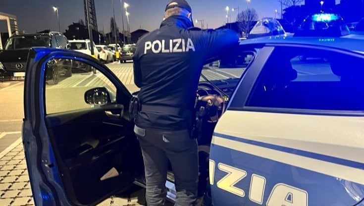 Alla guida senza patente, di fianco un amico positivo al Covid: sanzionati a Parma due giovani