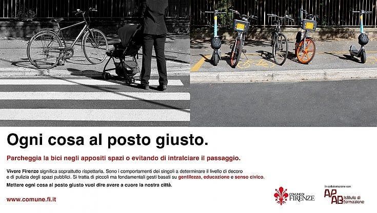 Mozziconi, cani e biciclette: parte la campagna per il decoro di Palazzo Vecchio
