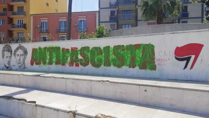A Barletta sfregio al murale antifascista. L'Anpi: "E' dedicato alla famiglia Vitrani, un simbolo della Resistenza italiana"