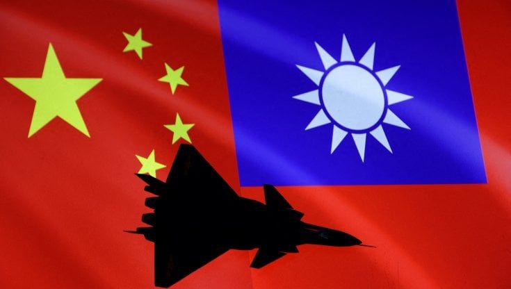Nuova esercitazione militare cinese attorno a Taiwan: spiegati 71 aerei, 47 sconfinano oltre lo Stretto