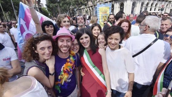 Torino Pride, gli organizzatori esultano: "Centomila in piazza contro le discriminazioni"