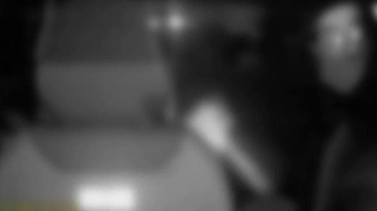 Bari, processo immediato per i finti clienti che accoltellarono il tassista Rubini per rapinarlo