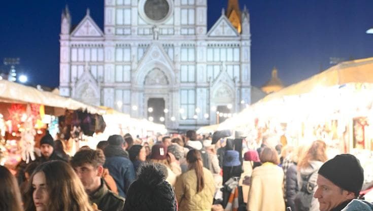 Il Natale arriva a Firenze: nel weekend dell'Immacolata luci e mercatini in città