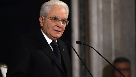 Mattarella: "Partiti riflettano, concorrano per Italia". "Paese ha anticorpi contro razzismo"