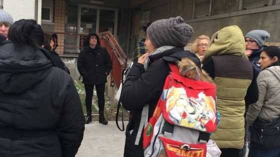 Brindisi, i figli saltano la scuola: 78 genitori denunciati per "Inosservanza obbligo scolastico"