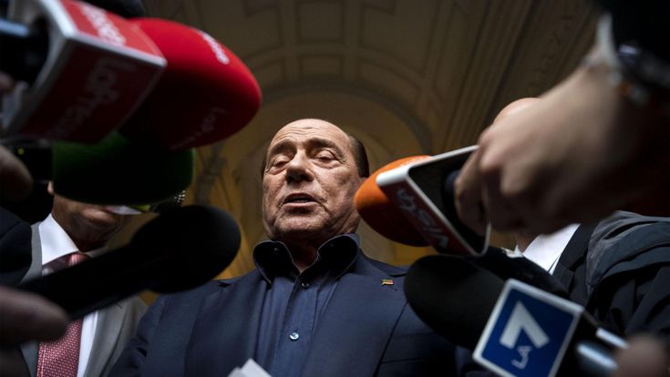 Senza più lo scudo politico di Silvio, i Berlusconi costretti all’azzardo europeo