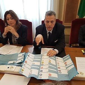 Comunali, domenica al voto a Torino 700 mila elettori, record di candidati e di liste 