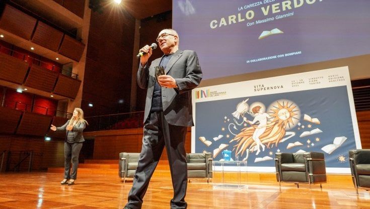 Salone del libro, Verdone: "Amo il cinema, la libertà della scrittura però è impagabile"