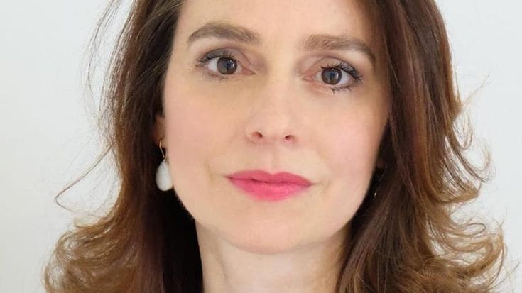 Francesca Dell’Aquila, la consigliera Pd di Monza che si è dimessa perché non le è stato concesso di lavorare da remoto: “Ho preferito mia figlia alla politica”