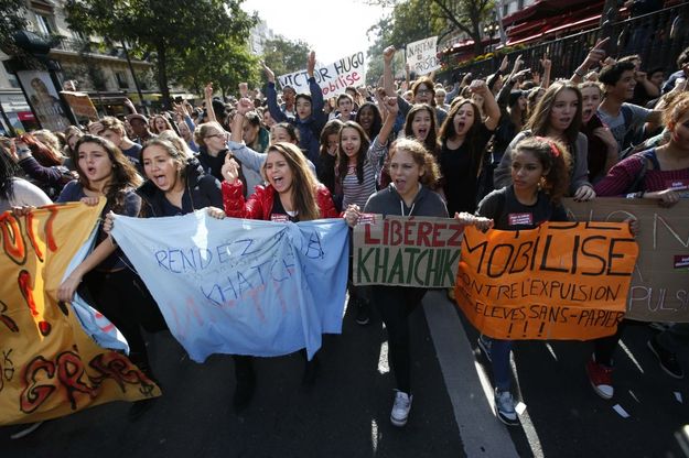 Parigi, studenti in piazza contro le espulsioni di due giovani immigrati