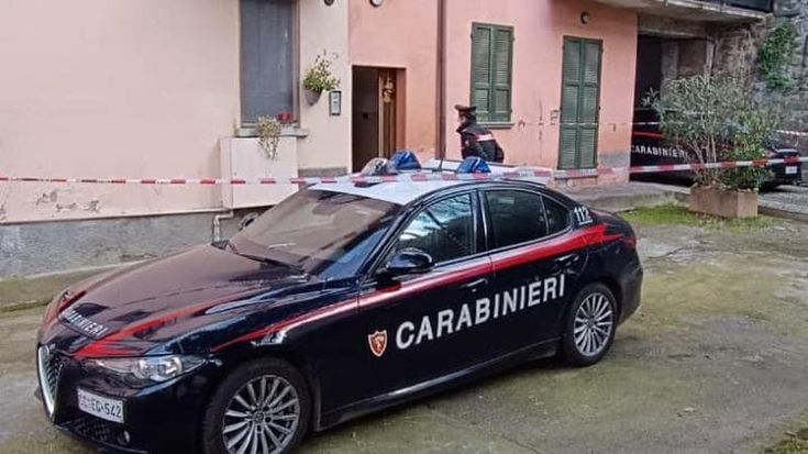 Donna accoltellata in casa dal marito a Capriolo (Brescia): è grave