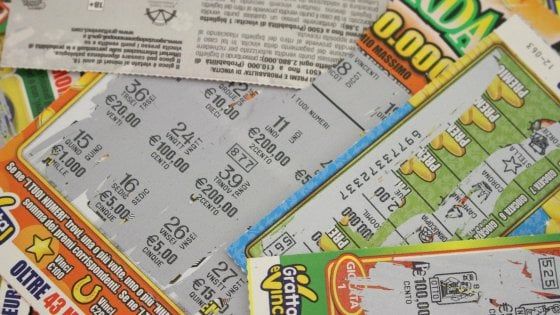 Pensionata vince un milione di euro con un gratta e vinci nel Lodigiano
